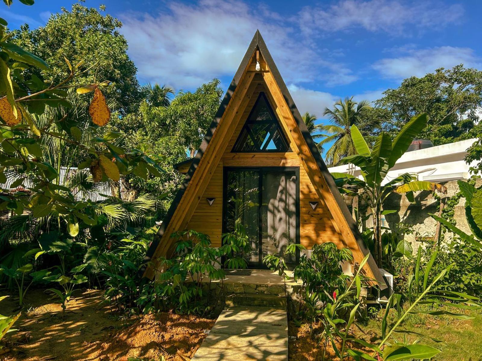 Samana Leisy'S Garden Hostel & Rooms מראה חיצוני תמונה